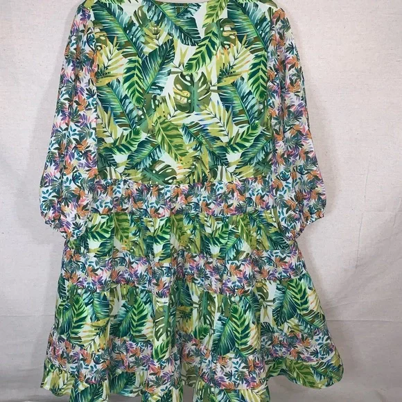 All Things Mochi Liona Mini Dress Tropical Floral Fit Flare Green Sz S NWT! - Picture 4 of 7